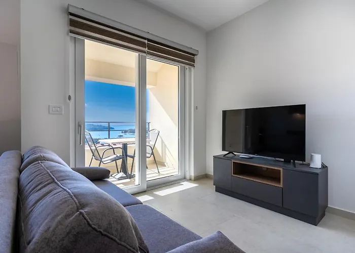 Season Surprise Apartment