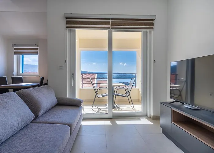 Season Surprise Apartment